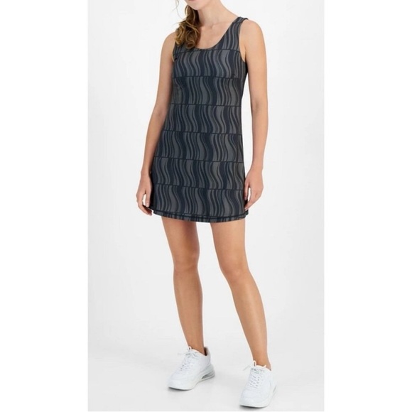 NWT athletic dress, ideology. Size M. Built in bra and shorts. UPF, flex stretch - Picture 1 of 8